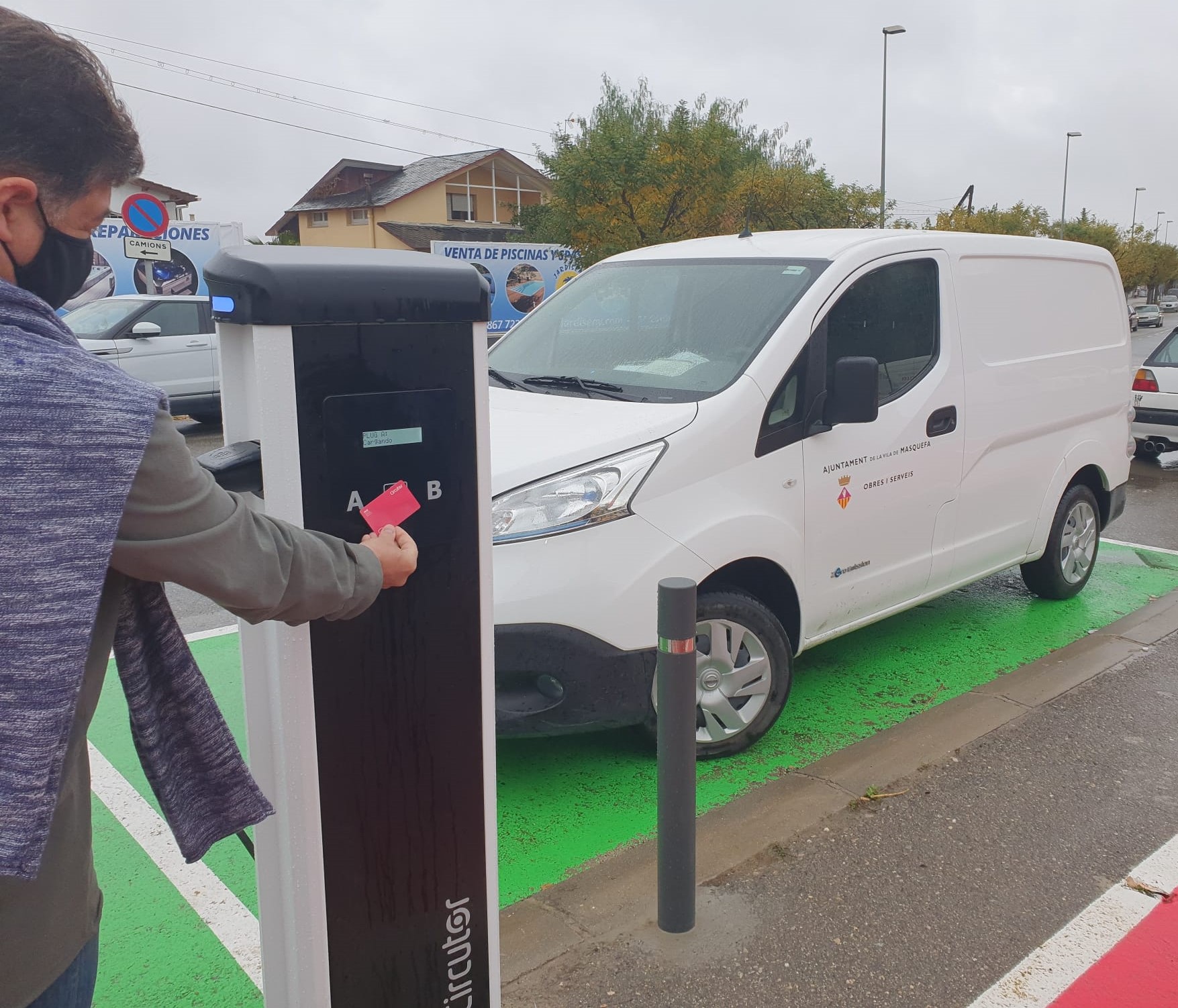 Masquefa posa en marxa les primeres estacions municipals de recàrrega per a vehicles elèctrics